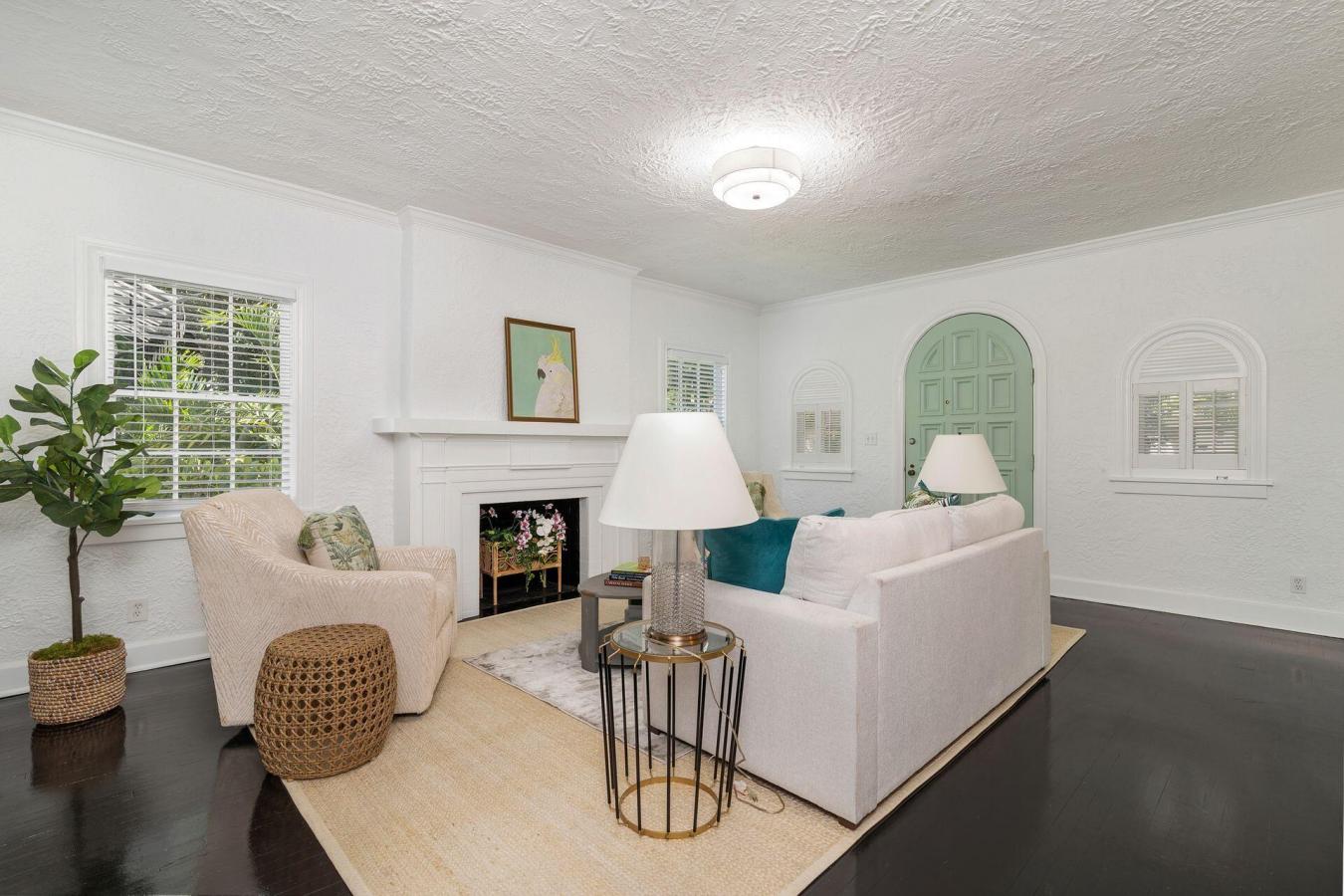 West Palm Beach, Florida, 33405, United States, 6 Bedrooms Bedrooms, ,4 BathroomsBathrooms,Residential,For Sale,1919303