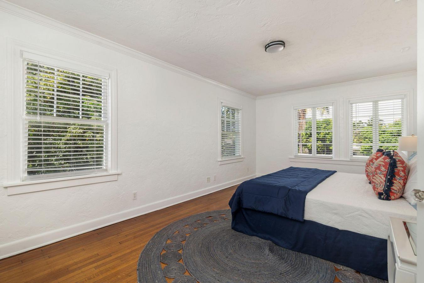 West Palm Beach, Florida, 33405, United States, 6 Bedrooms Bedrooms, ,4 BathroomsBathrooms,Residential,For Sale,1919303