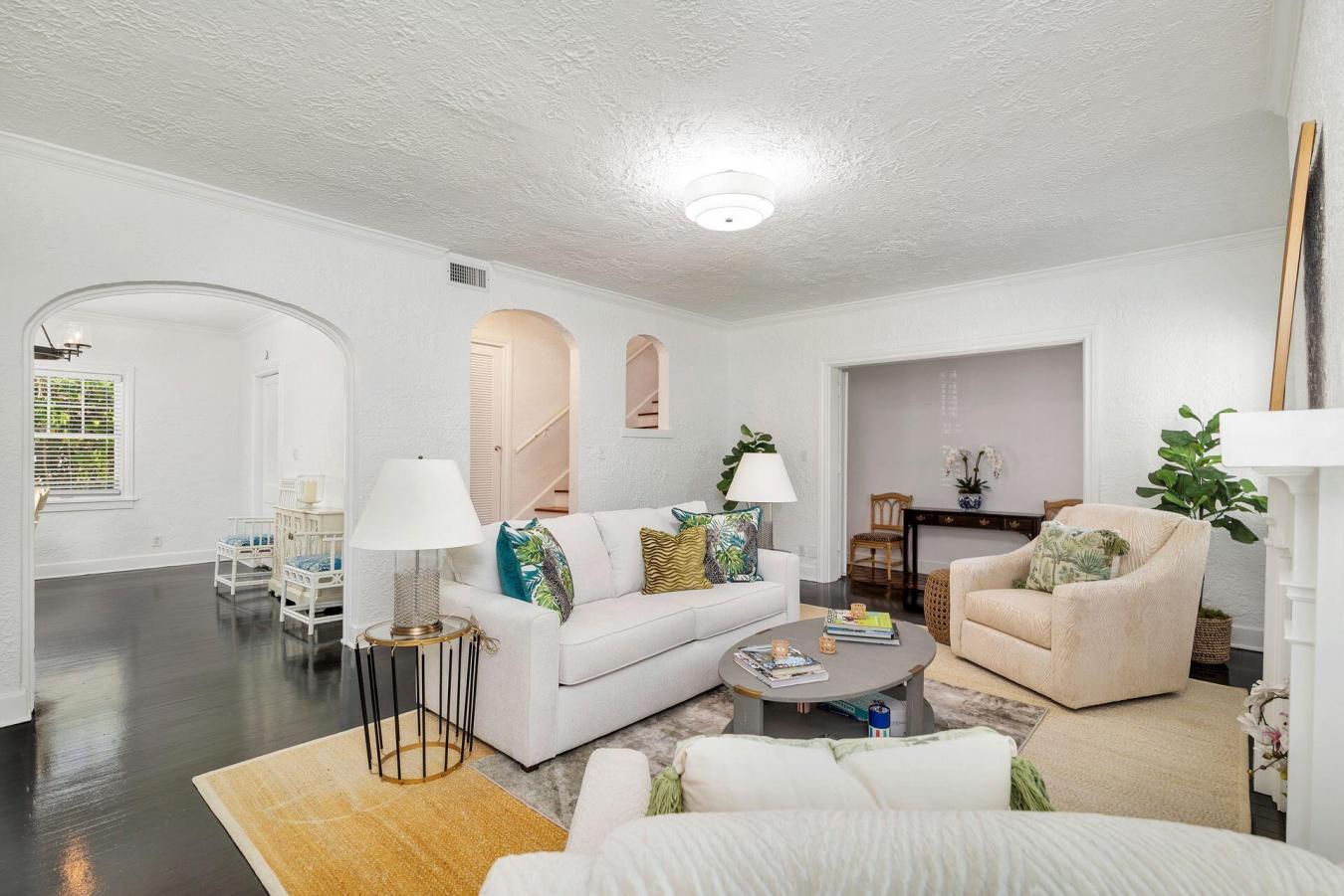 West Palm Beach, Florida, 33405, United States, 6 Bedrooms Bedrooms, ,4 BathroomsBathrooms,Residential,For Sale,1919303