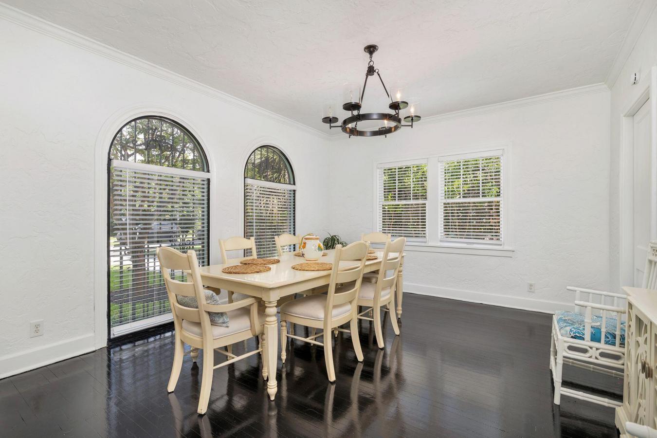 West Palm Beach, Florida, 33405, United States, 6 Bedrooms Bedrooms, ,4 BathroomsBathrooms,Residential,For Sale,1919303