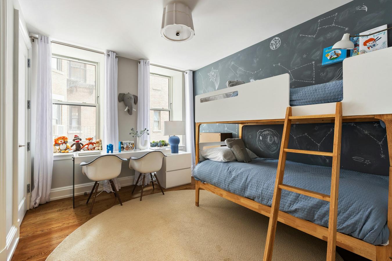 New York, New York, 10023, United States, 4 Bedrooms Bedrooms, ,4 BathroomsBathrooms,Residential,For Sale,1919302