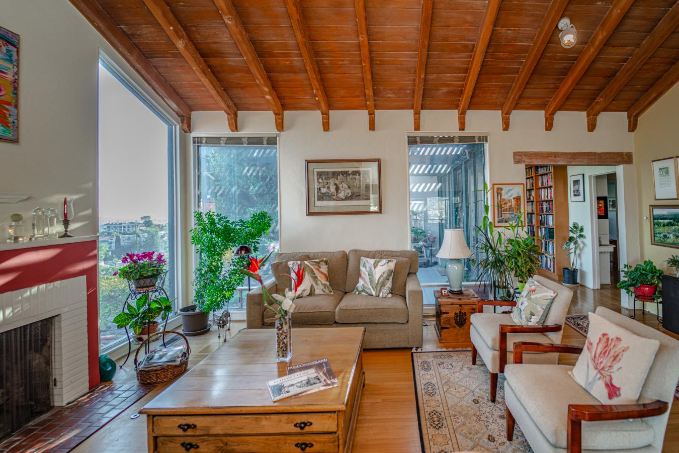 2646 Creston Drive, Los Angeles, CA, 90068, United States, 2 Bedrooms Bedrooms, ,2 BathroomsBathrooms,Residential,For Sale,2646 Creston Drive,1121394