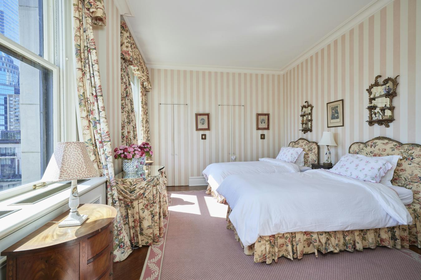 New York, New York, 10065, United States, 3 Bedrooms Bedrooms, ,2 BathroomsBathrooms,Residential,For Sale,1919301