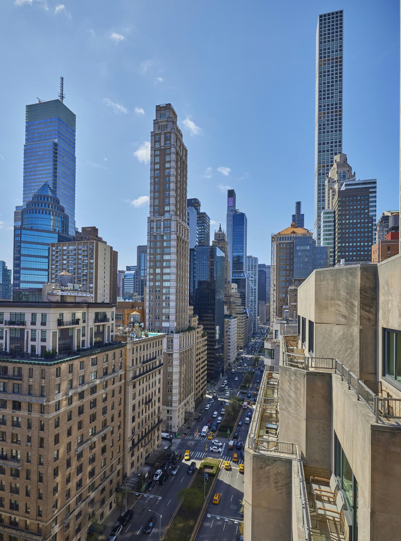 New York, New York, 10065, United States, 3 Bedrooms Bedrooms, ,2 BathroomsBathrooms,Residential,For Sale,1919301