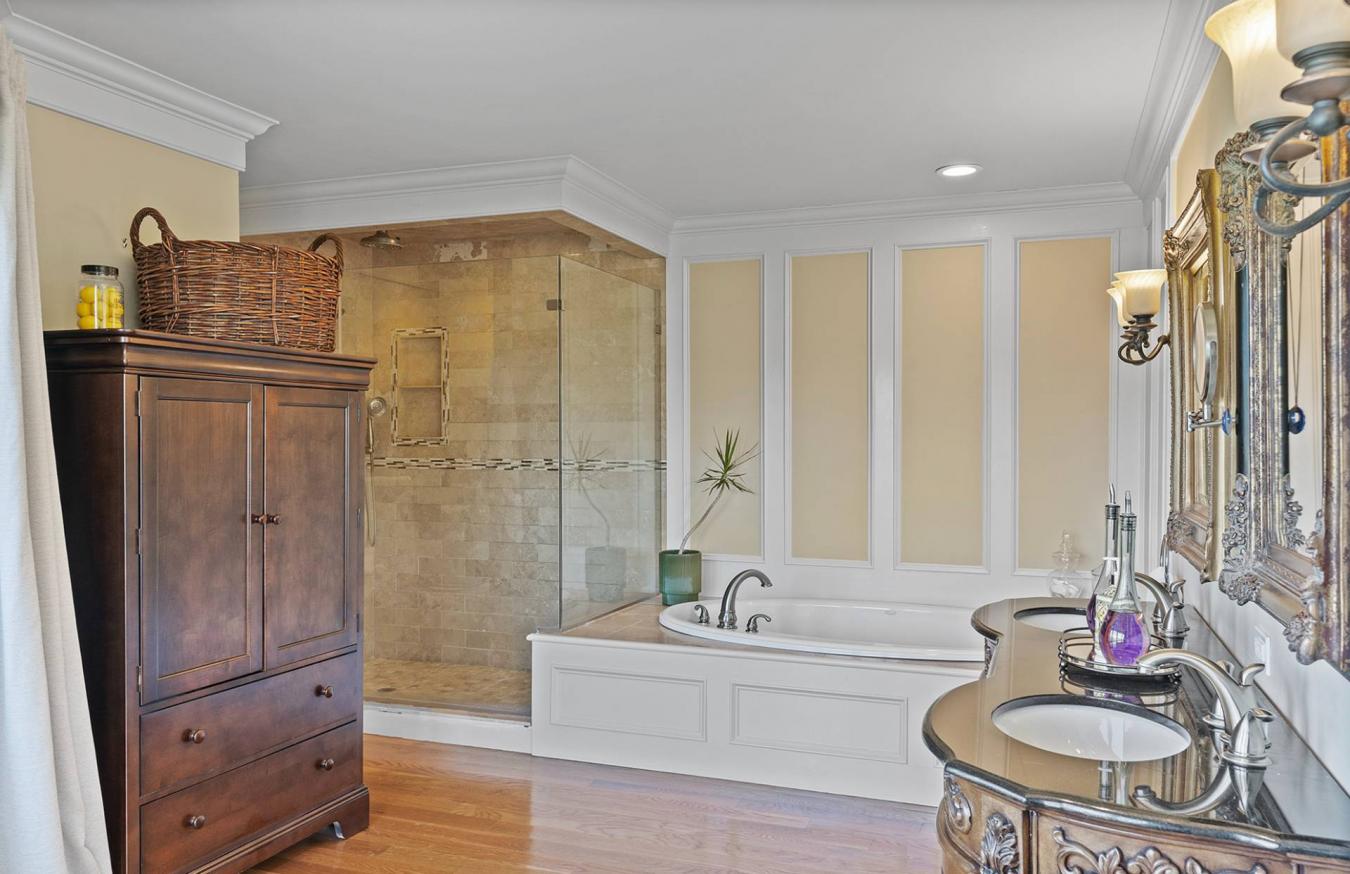 Remsenburg, New York, 11960, United States, 4 Bedrooms Bedrooms, ,3 BathroomsBathrooms,Residential,For Sale,1919300