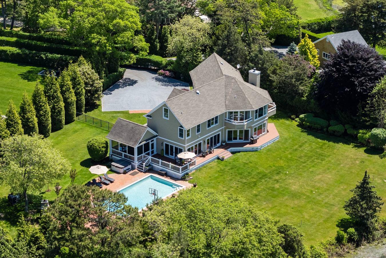 Remsenburg, New York, 11960, United States, 4 Bedrooms Bedrooms, ,3 BathroomsBathrooms,Residential,For Sale,1919300