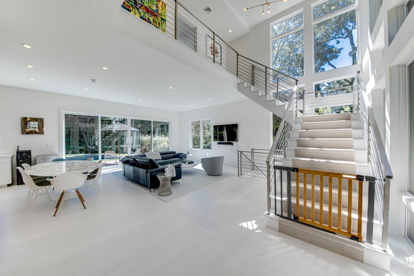 East Hampton, New York, 11937, United States, 4 Bedrooms Bedrooms, ,3 BathroomsBathrooms,Residential,For Sale,1919297