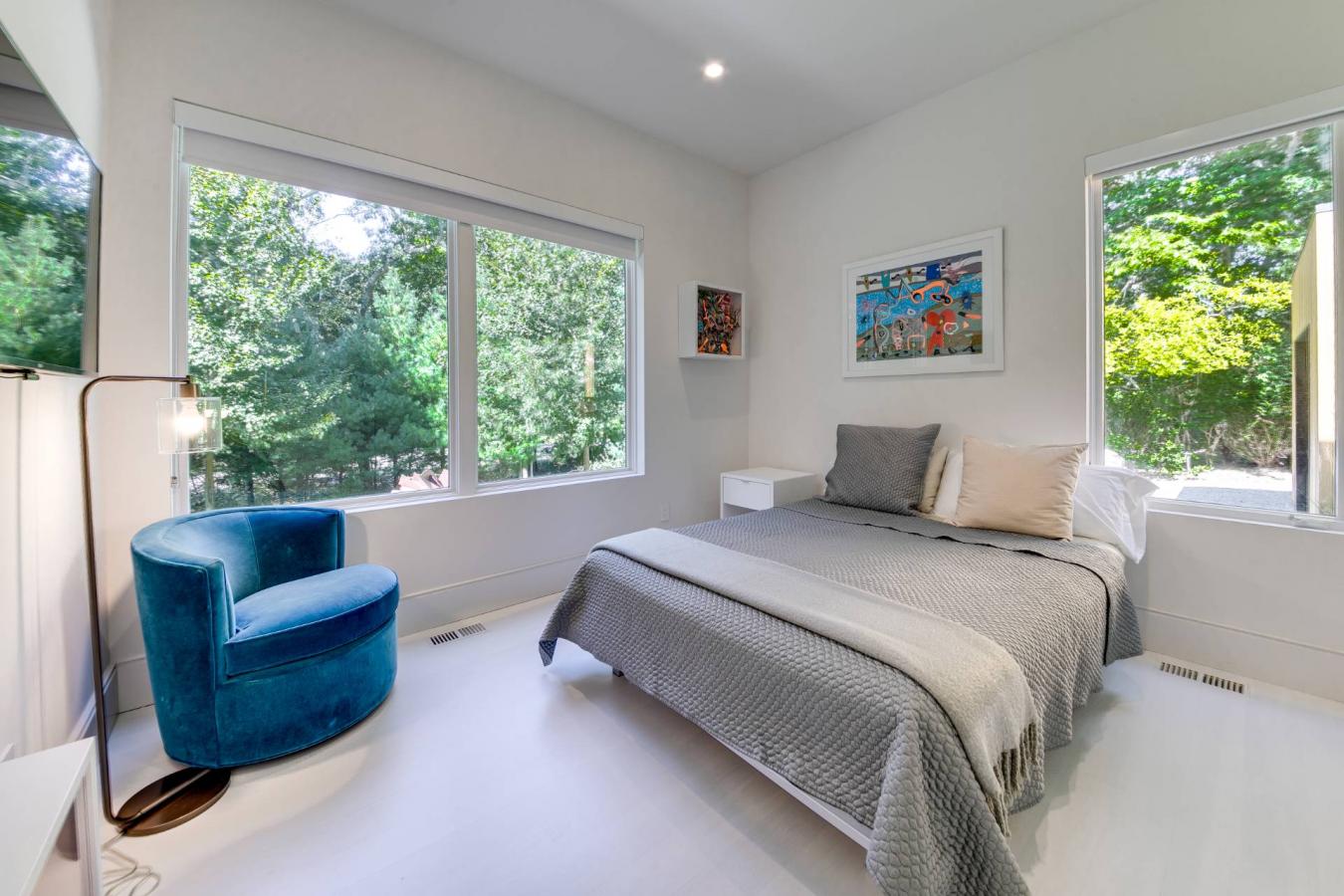 East Hampton, New York, 11937, United States, 4 Bedrooms Bedrooms, ,3 BathroomsBathrooms,Residential,For Sale,1919297