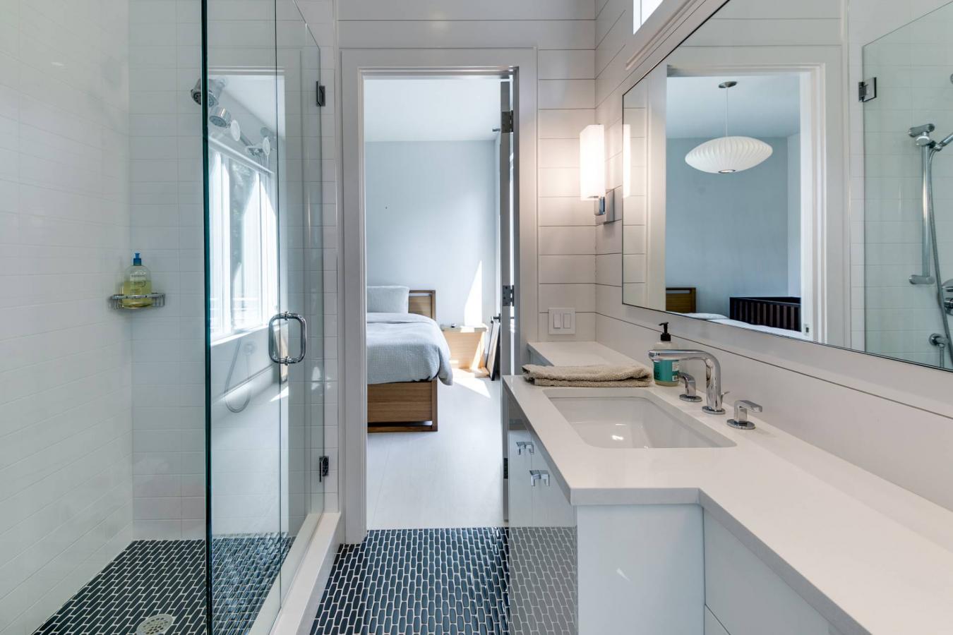 East Hampton, New York, 11937, United States, 4 Bedrooms Bedrooms, ,3 BathroomsBathrooms,Residential,For Sale,1919297