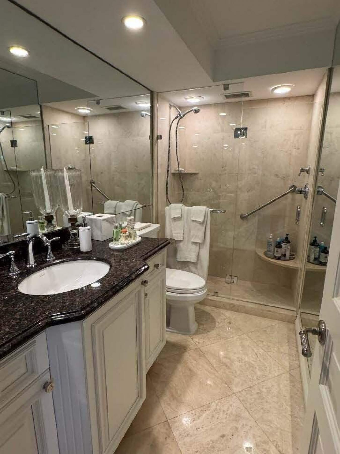 Palm Beach, Florida, 33480, United States, 2 Bedrooms Bedrooms, ,2 BathroomsBathrooms,Residential,For Sale,1919296