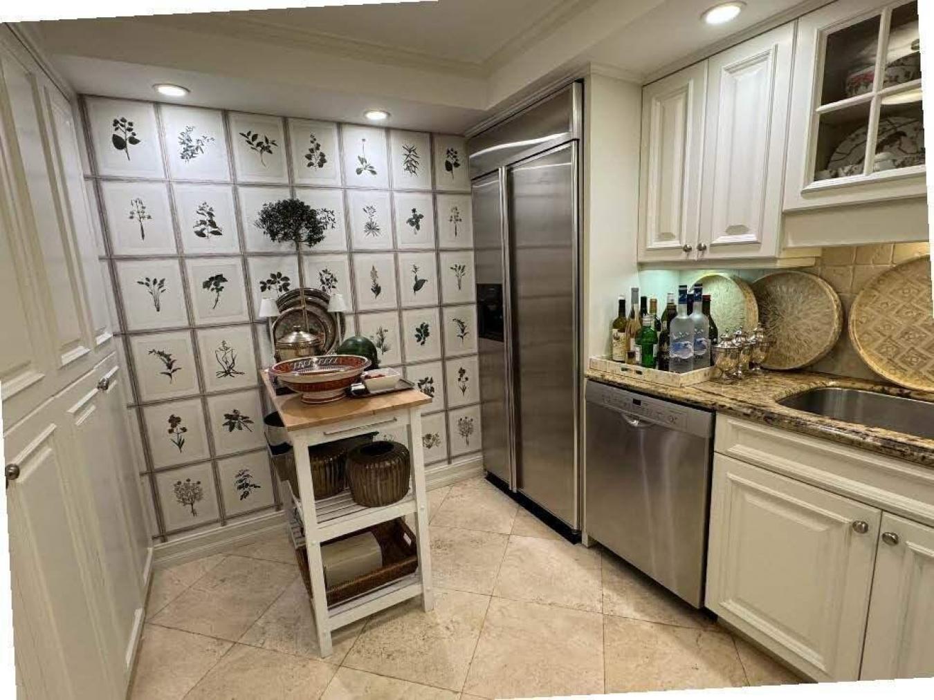 Palm Beach, Florida, 33480, United States, 2 Bedrooms Bedrooms, ,2 BathroomsBathrooms,Residential,For Sale,1919296