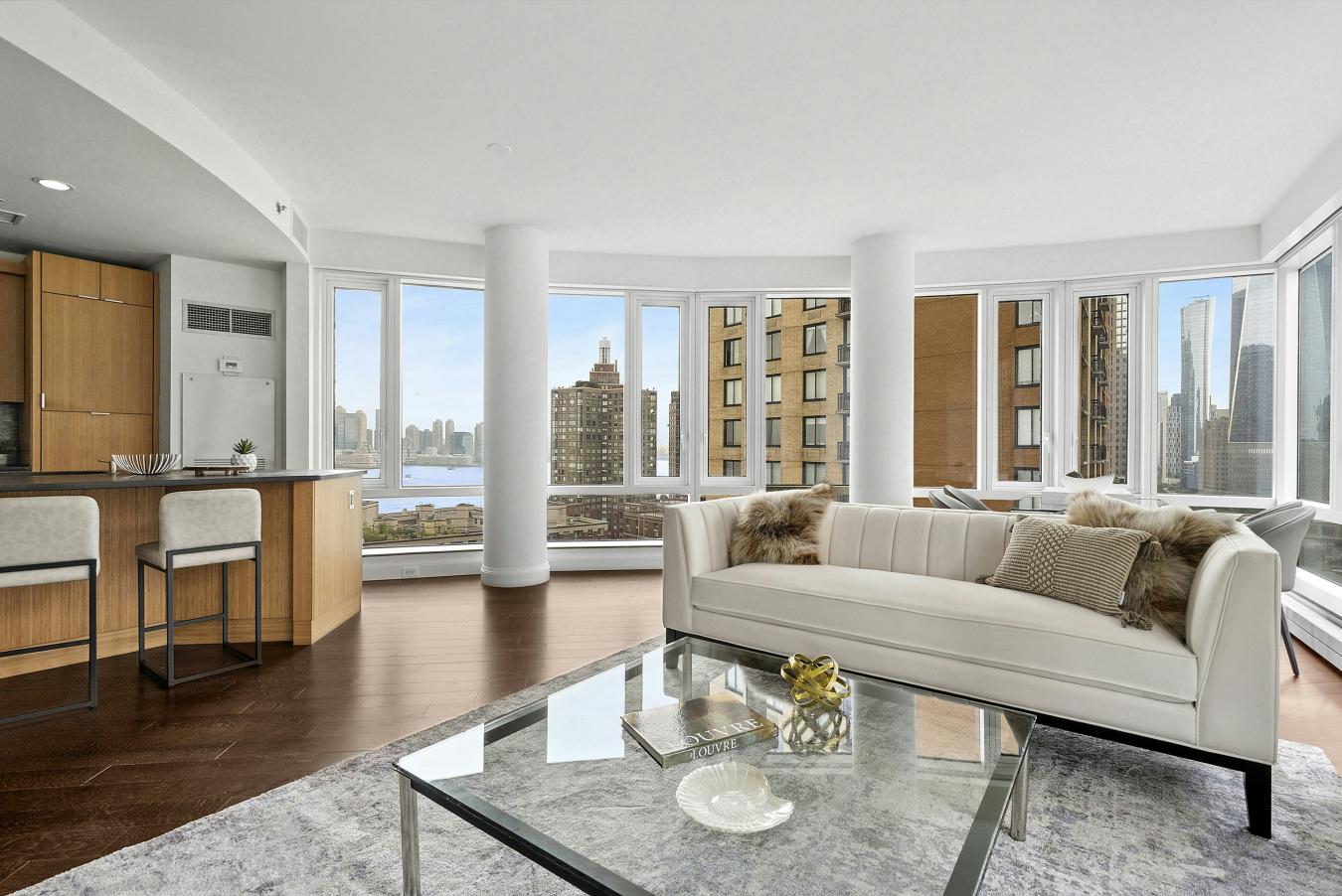 Battery Park City, New York, 10004, United States, 4 Bedrooms Bedrooms, ,3 BathroomsBathrooms,Residential,For Sale,1919295