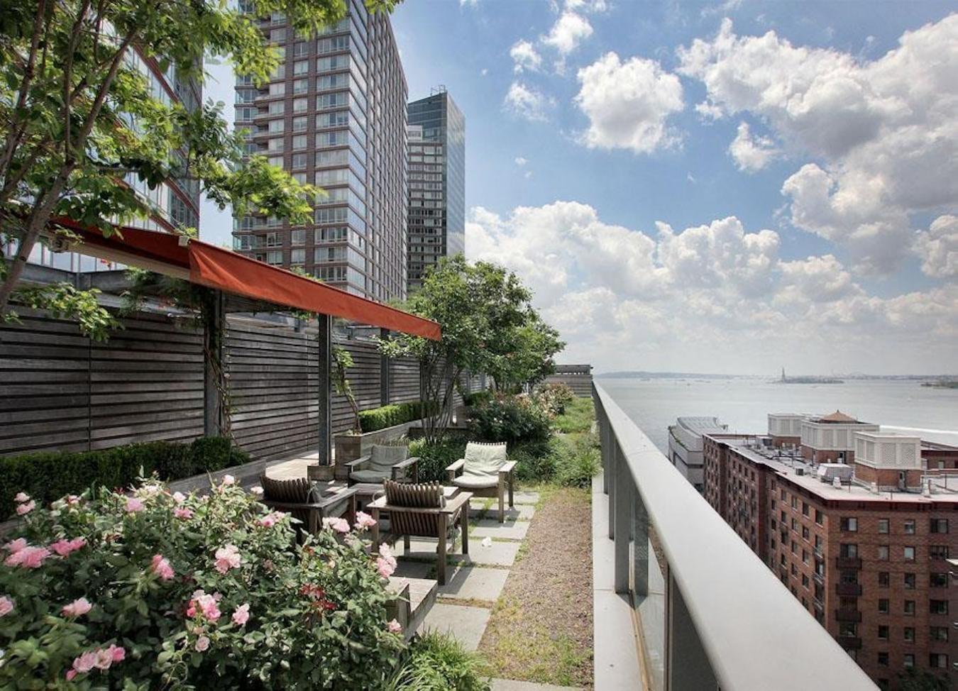 Battery Park City, New York, 10004, United States, 4 Bedrooms Bedrooms, ,3 BathroomsBathrooms,Residential,For Sale,1919295