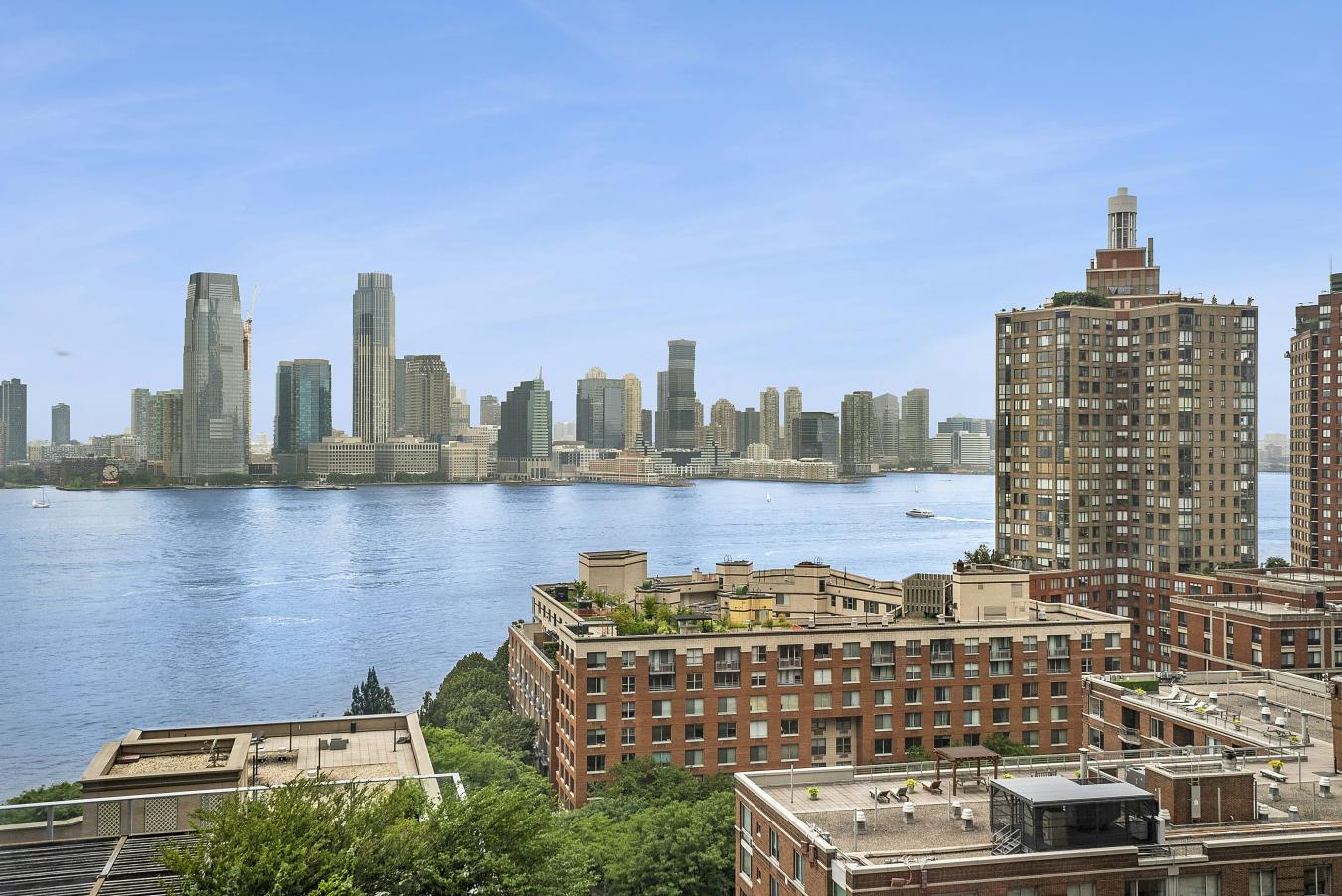 Battery Park City, New York, 10004, United States, 4 Bedrooms Bedrooms, ,3 BathroomsBathrooms,Residential,For Sale,1919295
