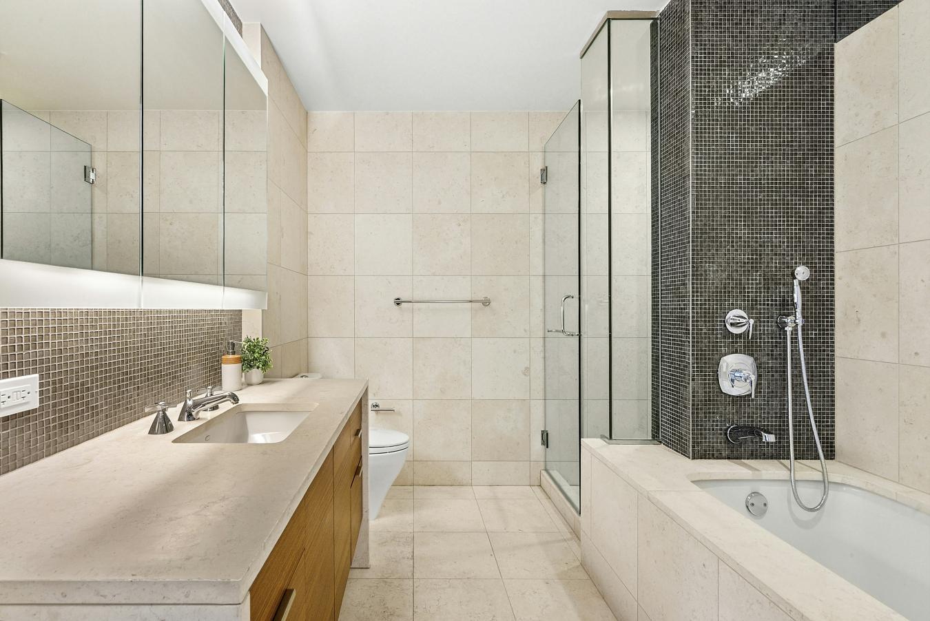 Battery Park City, New York, 10004, United States, 4 Bedrooms Bedrooms, ,3 BathroomsBathrooms,Residential,For Sale,1919295