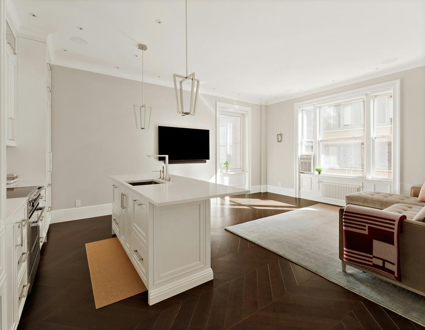 New York, New York, 10023, United States, 3 Bedrooms Bedrooms, ,3 BathroomsBathrooms,Residential,For Sale,1919290