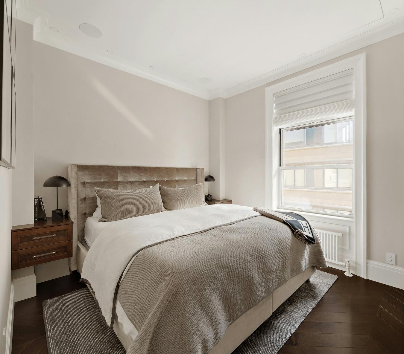 New York, New York, 10023, United States, 3 Bedrooms Bedrooms, ,3 BathroomsBathrooms,Residential,For Sale,1919290