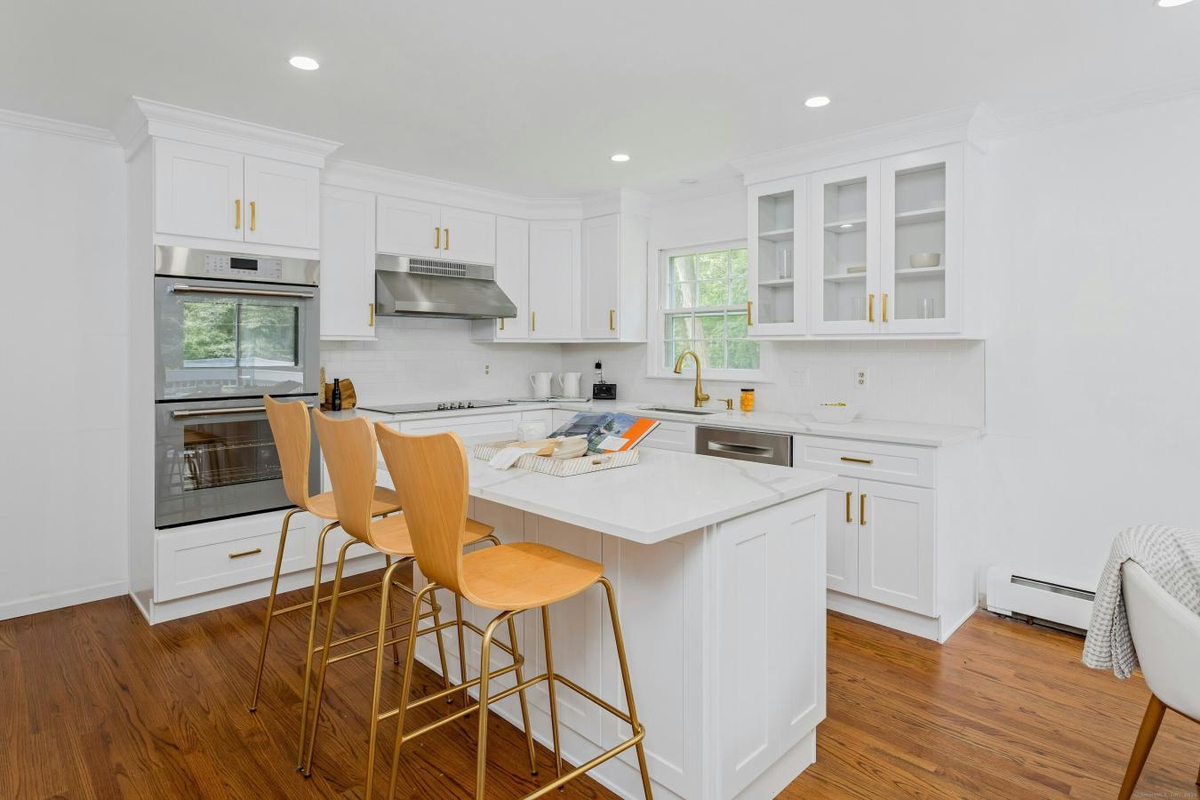 New Canaan, Connecticut, 06840, United States, 5 Bedrooms Bedrooms, ,3 BathroomsBathrooms,Residential,For Sale,1919282