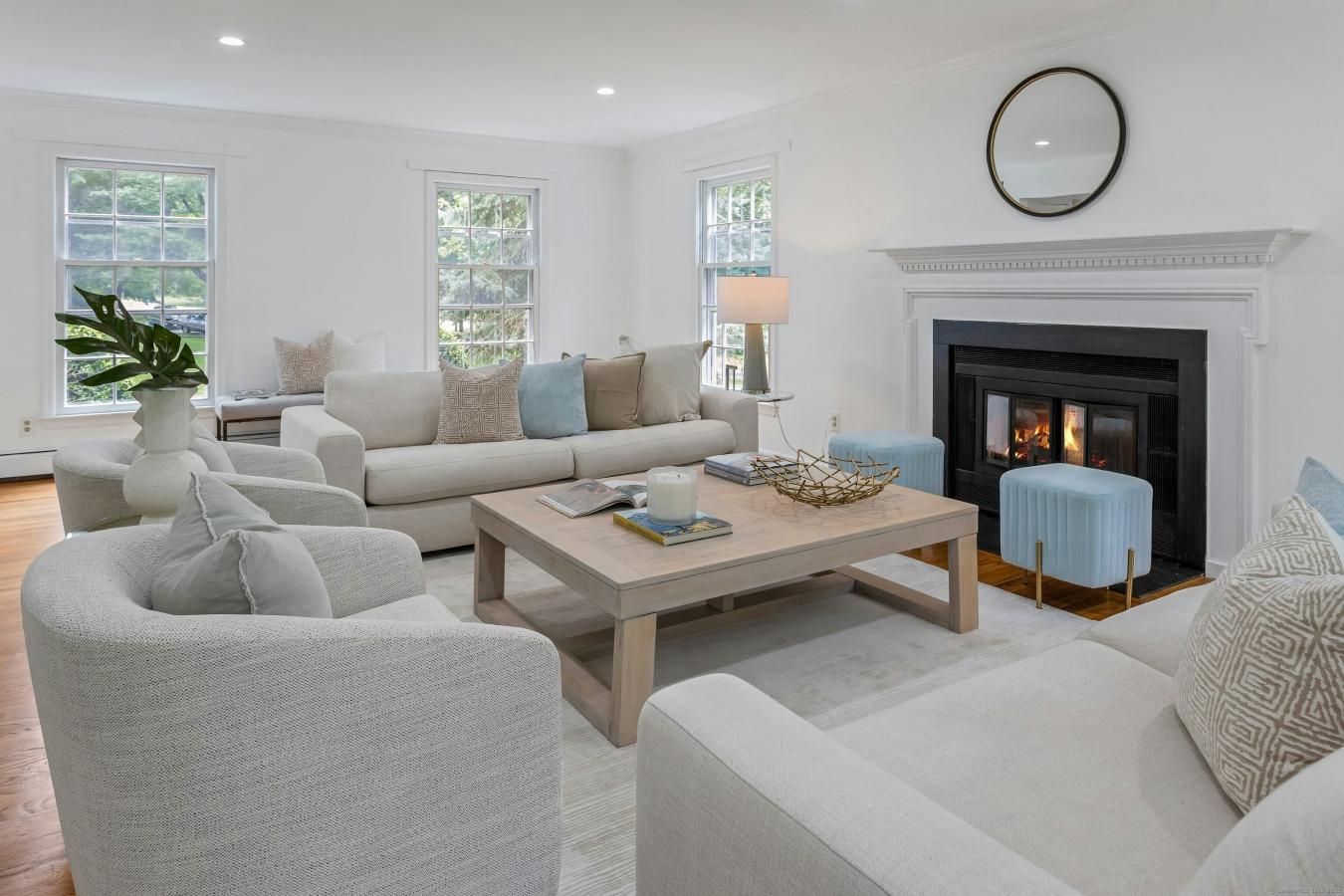 New Canaan, Connecticut, 06840, United States, 5 Bedrooms Bedrooms, ,3 BathroomsBathrooms,Residential,For Sale,1919282