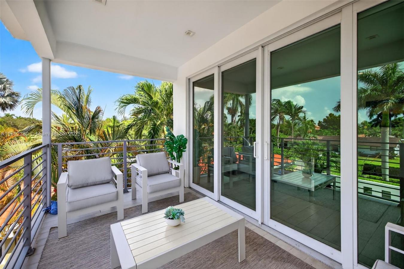 Hollywood, Florida, 33019, United States, 3 Bedrooms Bedrooms, ,3 BathroomsBathrooms,Residential,For Sale,1952723