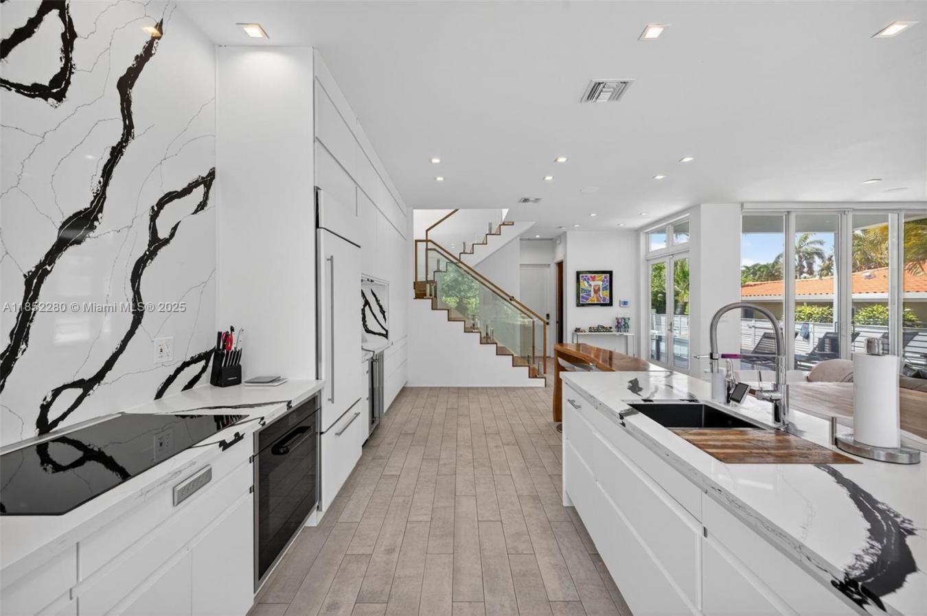 Hollywood, Florida, 33019, United States, 3 Bedrooms Bedrooms, ,3 BathroomsBathrooms,Residential,For Sale,1952723