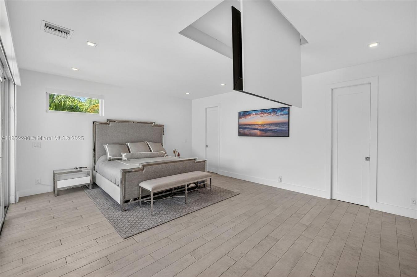 Hollywood, Florida, 33019, United States, 3 Bedrooms Bedrooms, ,3 BathroomsBathrooms,Residential,For Sale,1952723