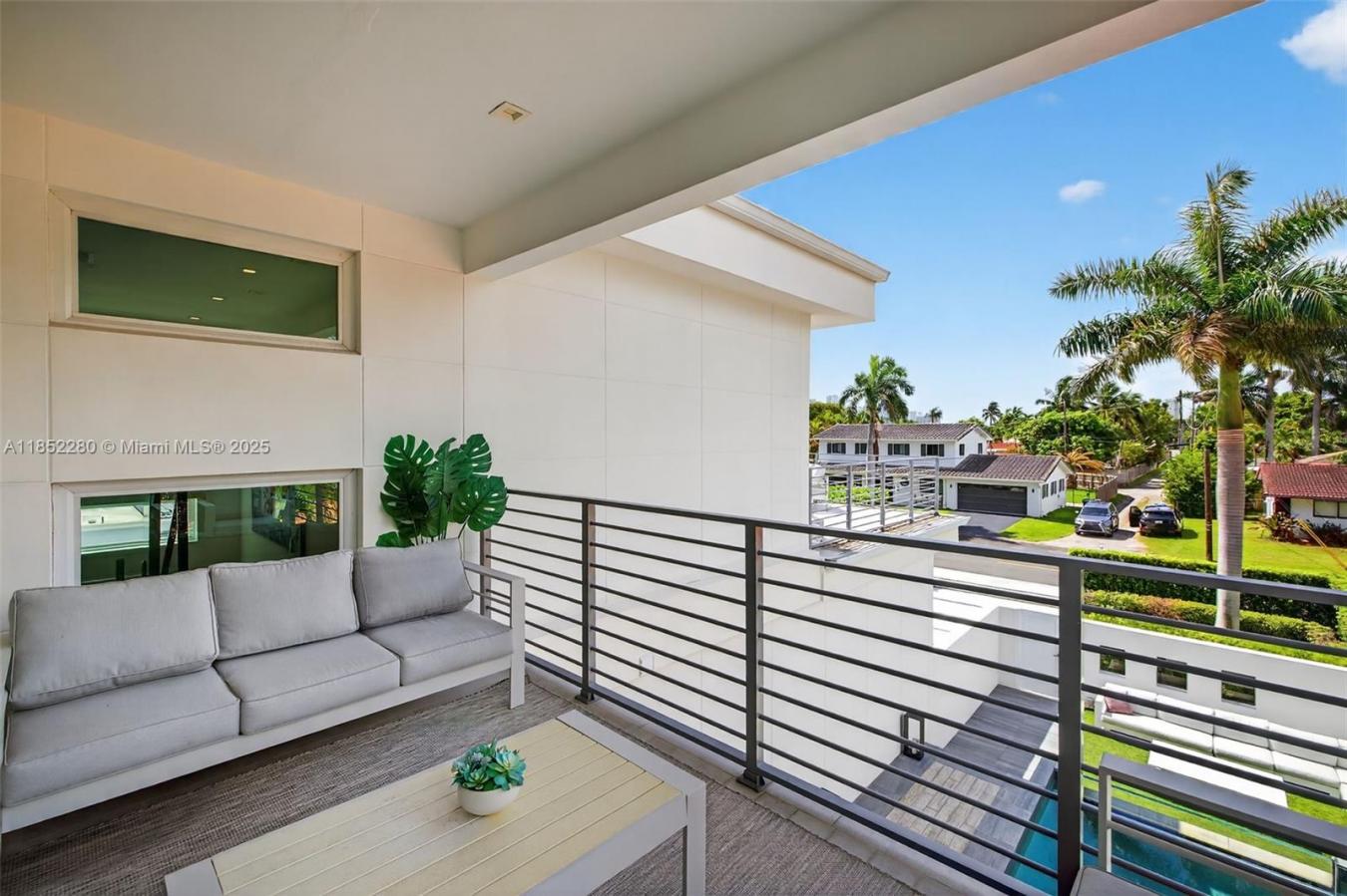 Hollywood, Florida, 33019, United States, 3 Bedrooms Bedrooms, ,3 BathroomsBathrooms,Residential,For Sale,1952723