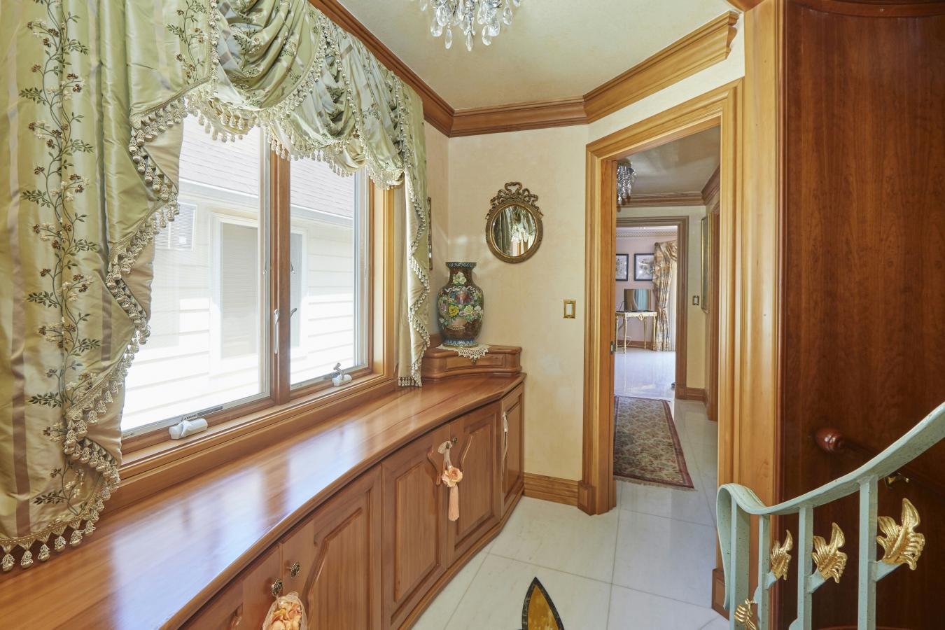 Dyker Heights, New York, 11228, United States, 3 Bedrooms Bedrooms, ,2 BathroomsBathrooms,Residential,For Sale,1919270