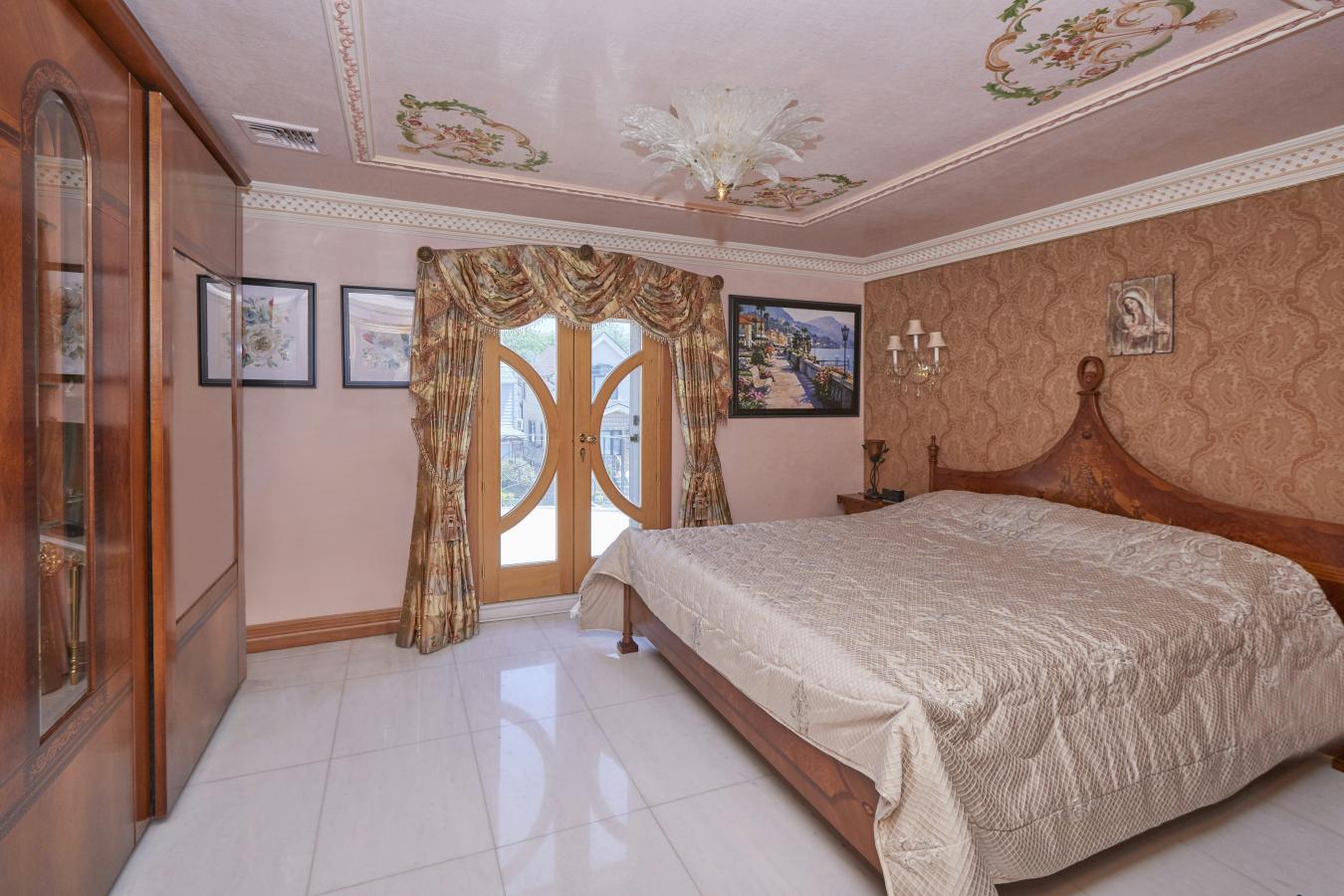 Dyker Heights, New York, 11228, United States, 3 Bedrooms Bedrooms, ,2 BathroomsBathrooms,Residential,For Sale,1919270