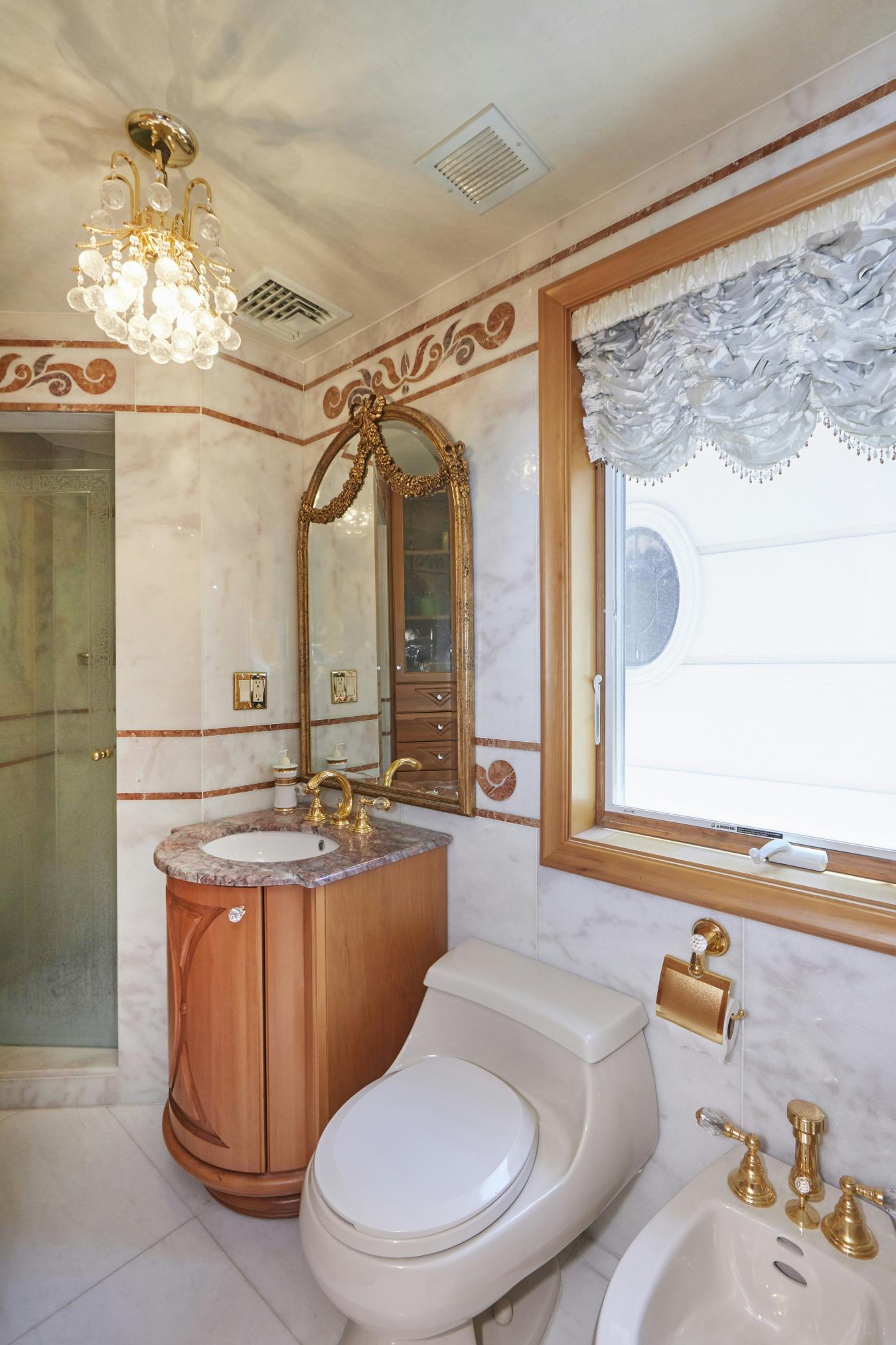 Dyker Heights, New York, 11228, United States, 3 Bedrooms Bedrooms, ,2 BathroomsBathrooms,Residential,For Sale,1919270