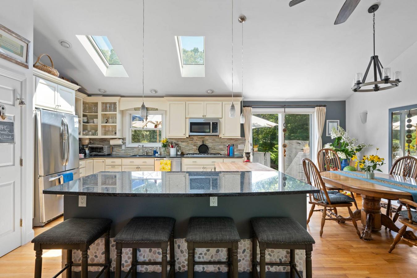 Springs, New York, 11937, United States, 4 Bedrooms Bedrooms, ,2 BathroomsBathrooms,Residential,For Sale,1919265