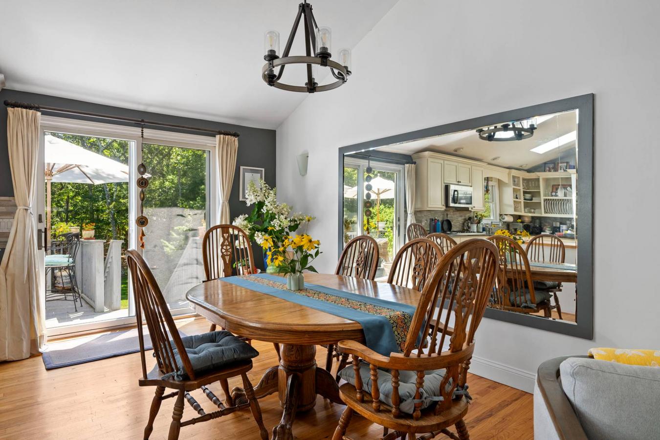 Springs, New York, 11937, United States, 4 Bedrooms Bedrooms, ,2 BathroomsBathrooms,Residential,For Sale,1919265