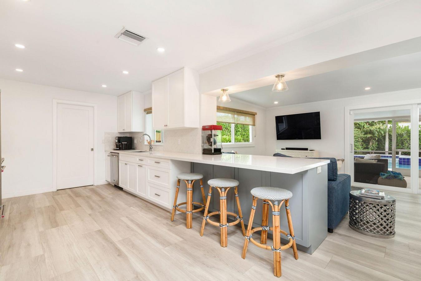 West Palm Beach, Florida, 33405, United States, 3 Bedrooms Bedrooms, ,2 BathroomsBathrooms,Residential,For Sale,1919264