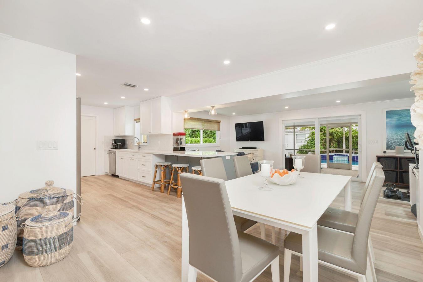 West Palm Beach, Florida, 33405, United States, 3 Bedrooms Bedrooms, ,2 BathroomsBathrooms,Residential,For Sale,1919264