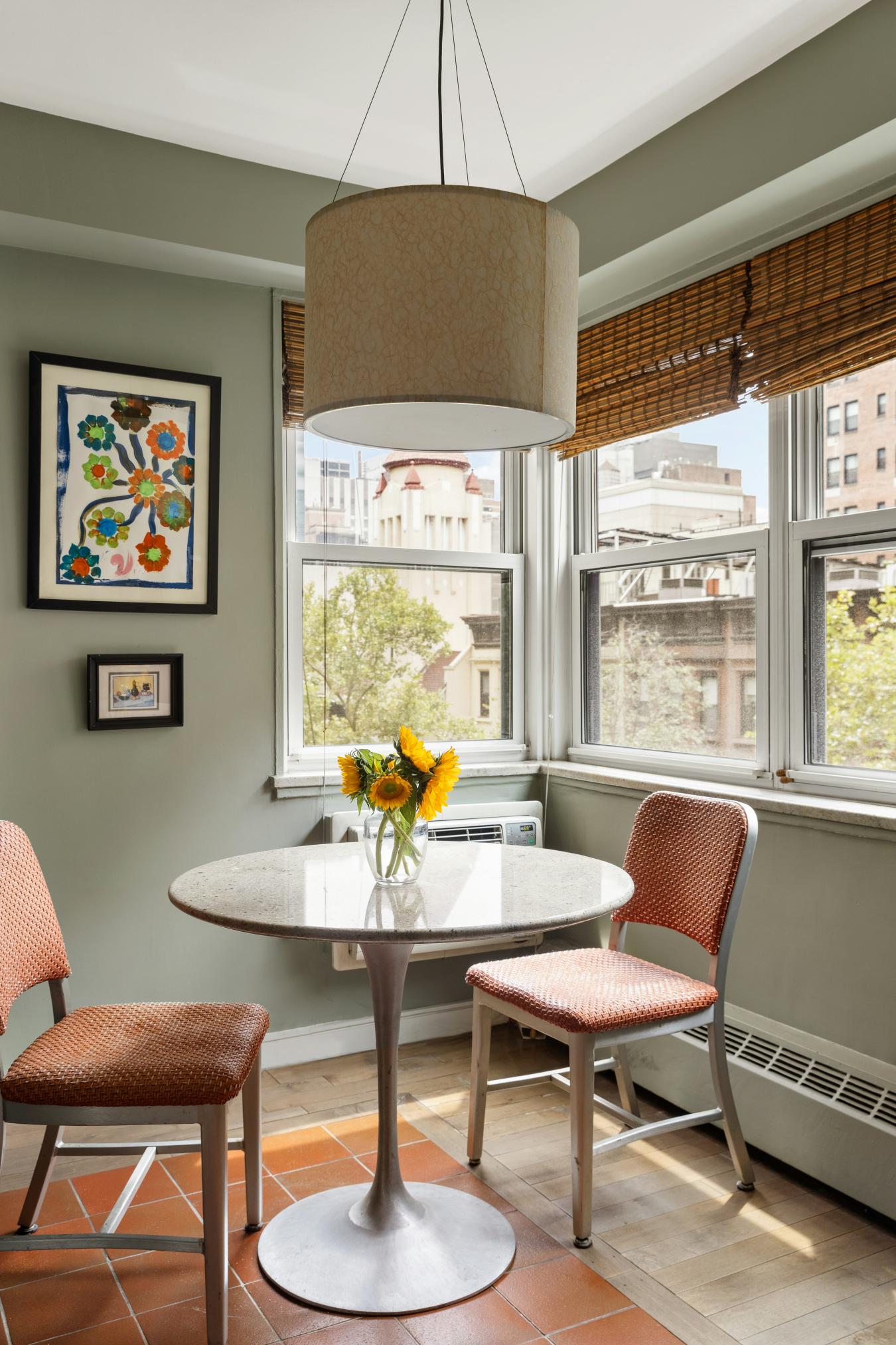 New York, New York, 10021, United States, 2 Bedrooms Bedrooms, ,2 BathroomsBathrooms,Residential,For Sale,1919261