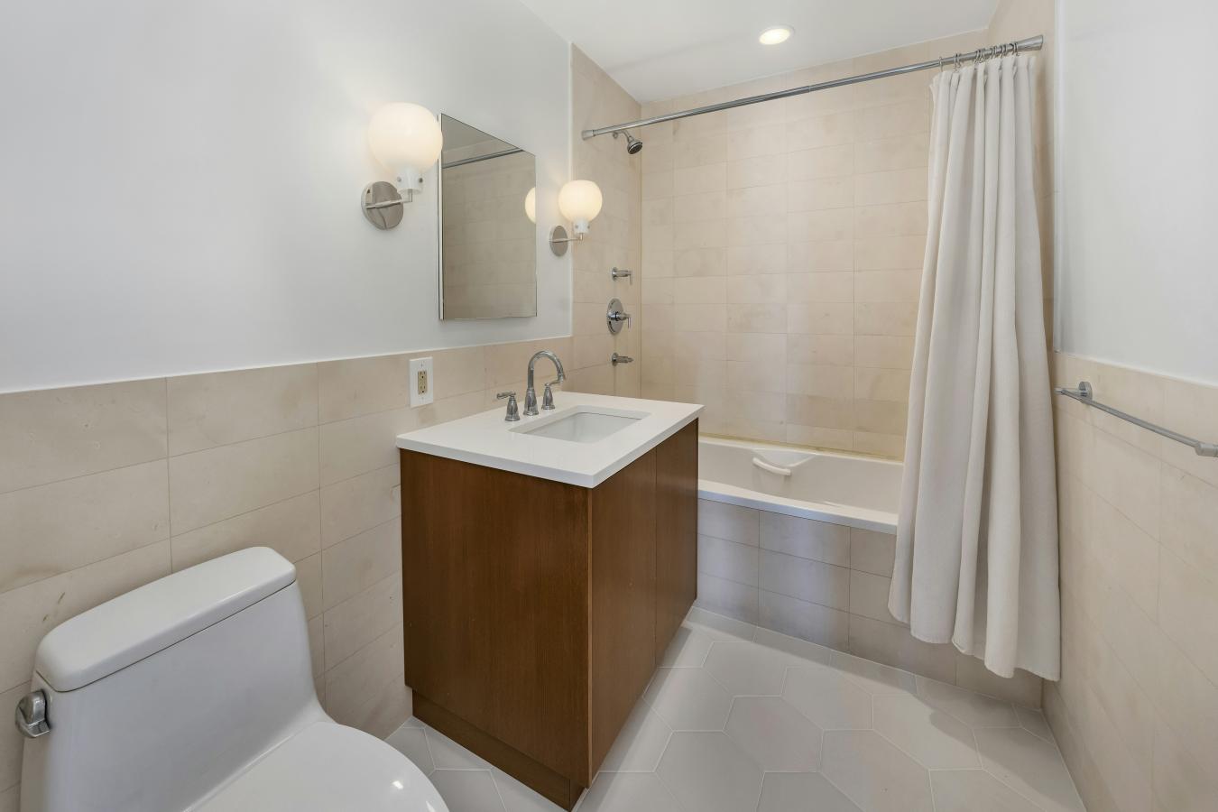 New York, New York, 10036, United States, 2 Bedrooms Bedrooms, ,2 BathroomsBathrooms,Residential,For Sale,1919260