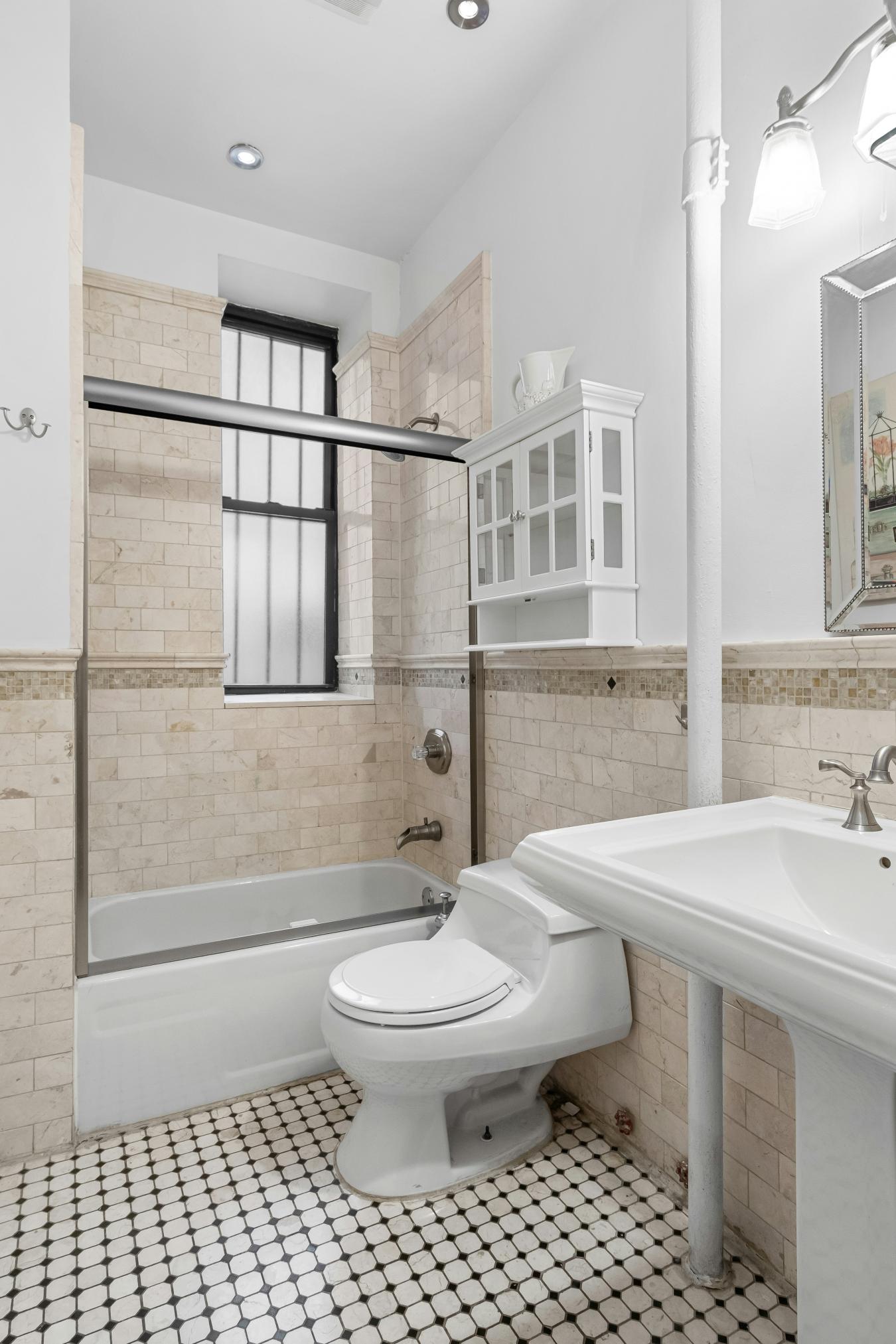 New York, New York, 10025, United States, 3 Bedrooms Bedrooms, ,2 BathroomsBathrooms,Residential,For Sale,1952720