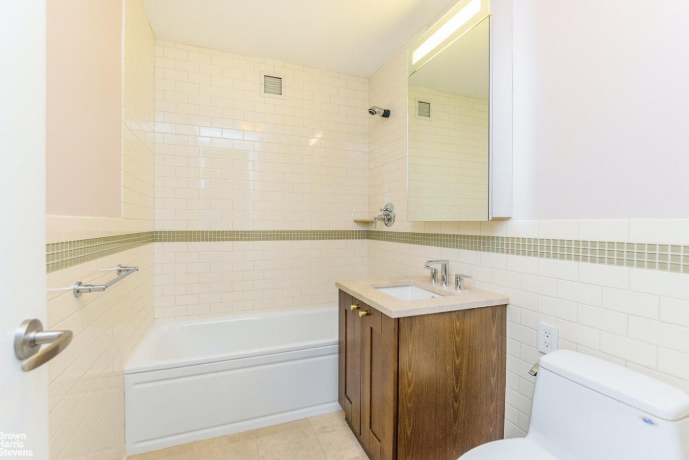 Central Riverdale, New York, 10463, United States, 3 Bedrooms Bedrooms, ,3 BathroomsBathrooms,Residential,For Sale,1919255