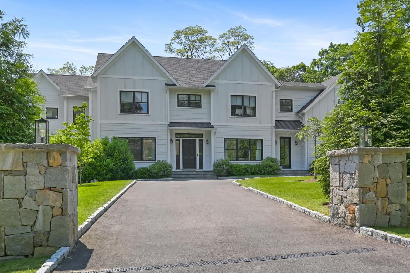 Fairfield, Connecticut, 06824, United States, 5 Bedrooms Bedrooms, ,3 BathroomsBathrooms,Residential,For Sale,1919249