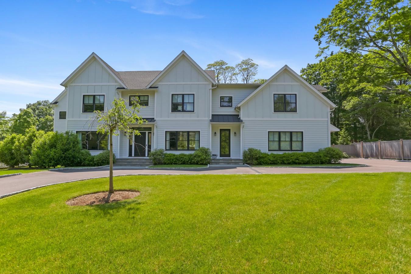 Fairfield, Connecticut, 06824, United States, 5 Bedrooms Bedrooms, ,3 BathroomsBathrooms,Residential,For Sale,1919249
