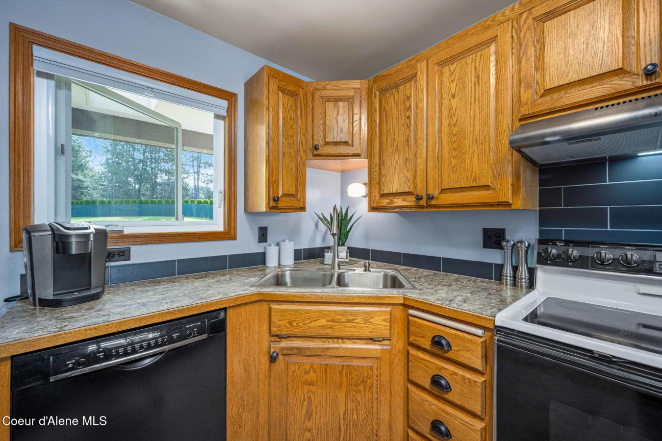 Coeur d'Alene, Kootenai, 83814, United States, 3 Bedrooms Bedrooms, ,2 BathroomsBathrooms,Residential,For Sale,1920180