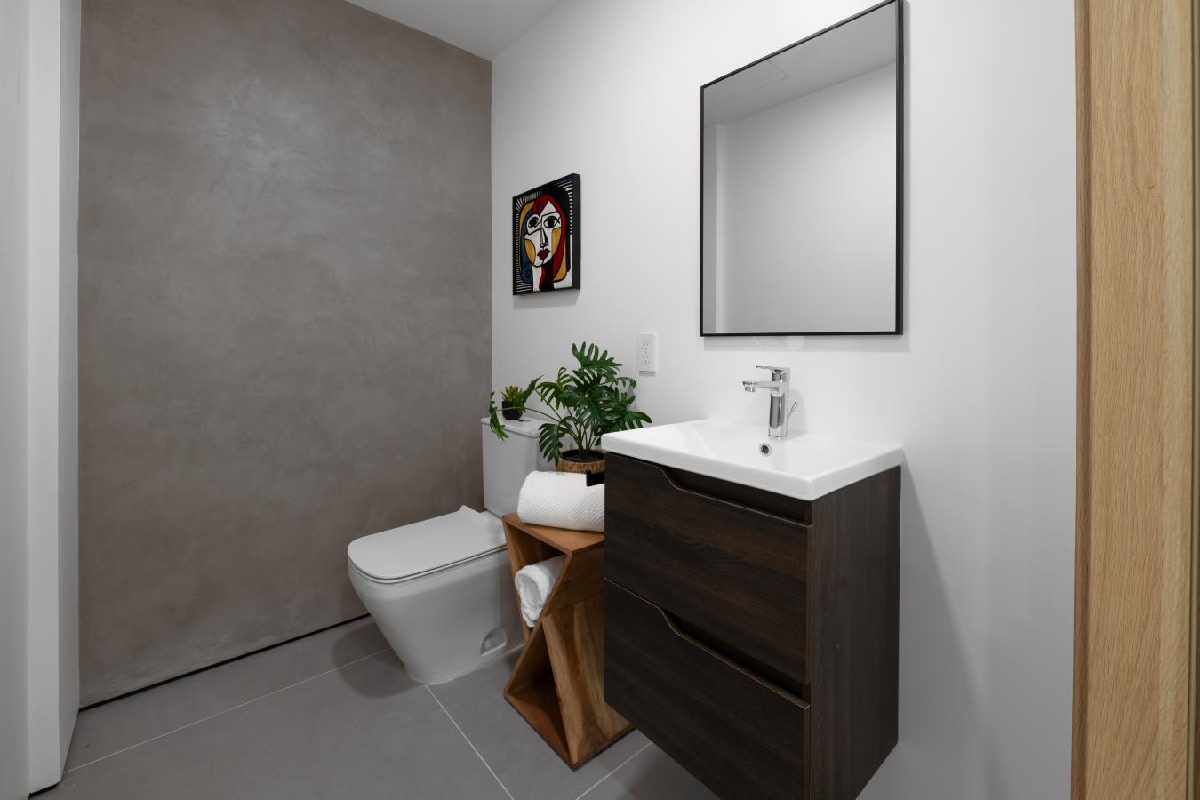 Los Angeles, California, 90024, United States, 1 Bedroom Bedrooms, ,1 BathroomBathrooms,Residential,For Sale,1919248
