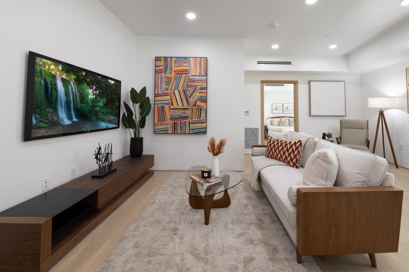 Los Angeles, California, 90024, United States, 1 Bedroom Bedrooms, ,1 BathroomBathrooms,Residential,For Sale,1919248