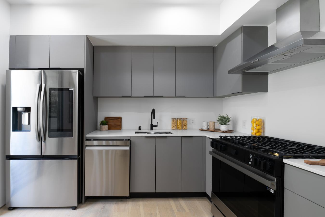 Los Angeles, California, 90024, United States, 1 Bedroom Bedrooms, ,1 BathroomBathrooms,Residential,For Sale,1919248