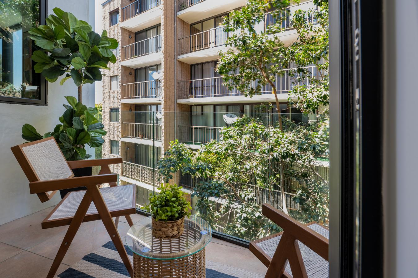 Los Angeles, California, 90024, United States, 1 Bedroom Bedrooms, ,1 BathroomBathrooms,Residential,For Sale,1919248