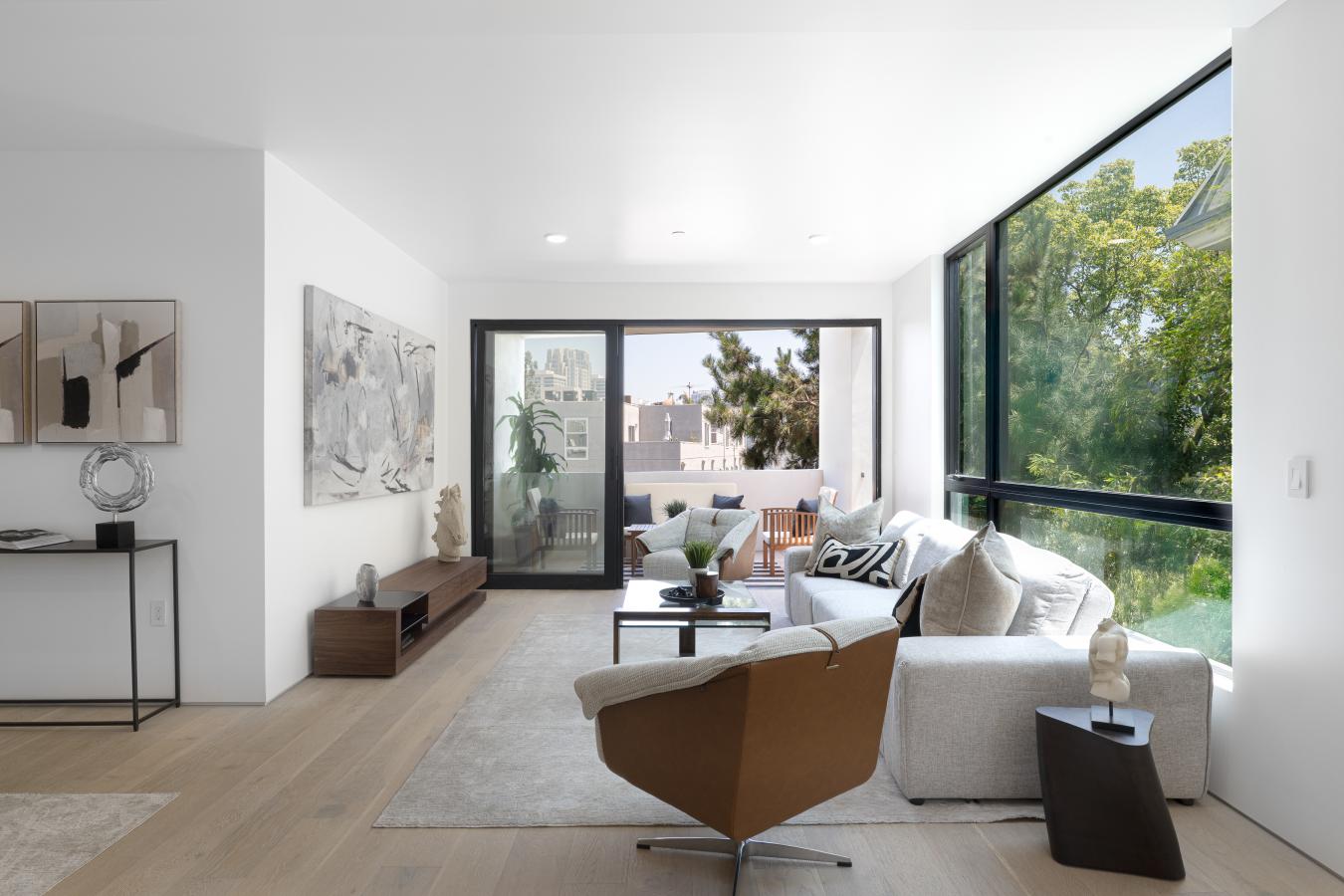 Los Angeles, California, 90024, United States, 2 Bedrooms Bedrooms, ,2 BathroomsBathrooms,Residential,For Sale,1919247