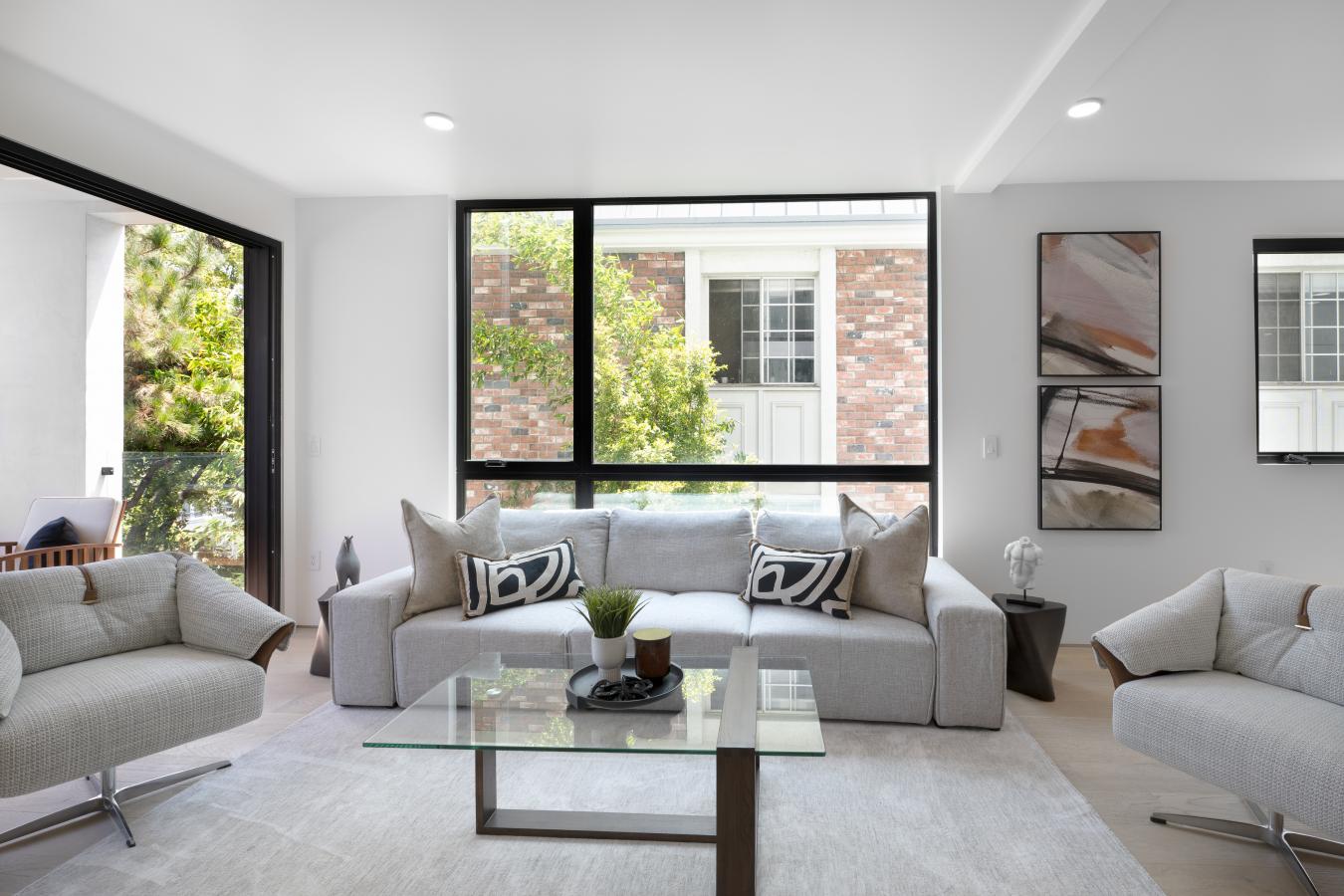 Los Angeles, California, 90024, United States, 2 Bedrooms Bedrooms, ,2 BathroomsBathrooms,Residential,For Sale,1919247