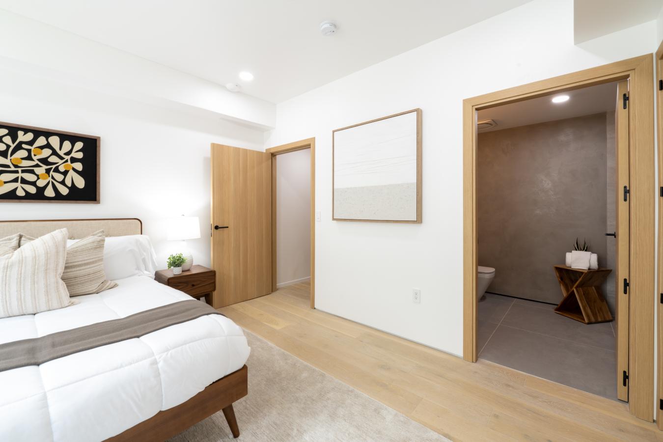Los Angeles, California, 90024, United States, 2 Bedrooms Bedrooms, ,2 BathroomsBathrooms,Residential,For Sale,1919247