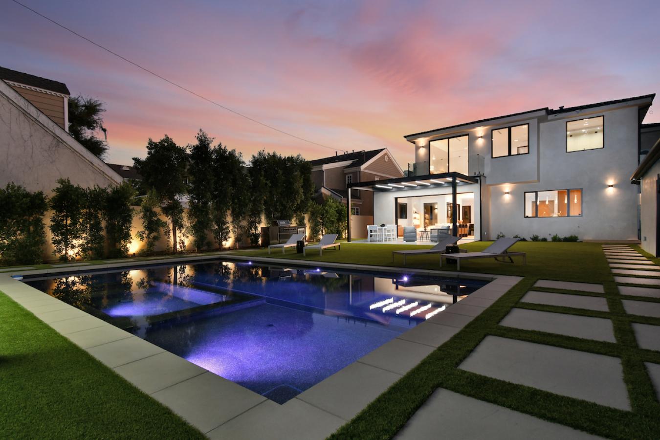 Toluca Lake, Los Angeles, 91505, United States, 5 Bedrooms Bedrooms, ,5 BathroomsBathrooms,Residential,For Sale,1920176