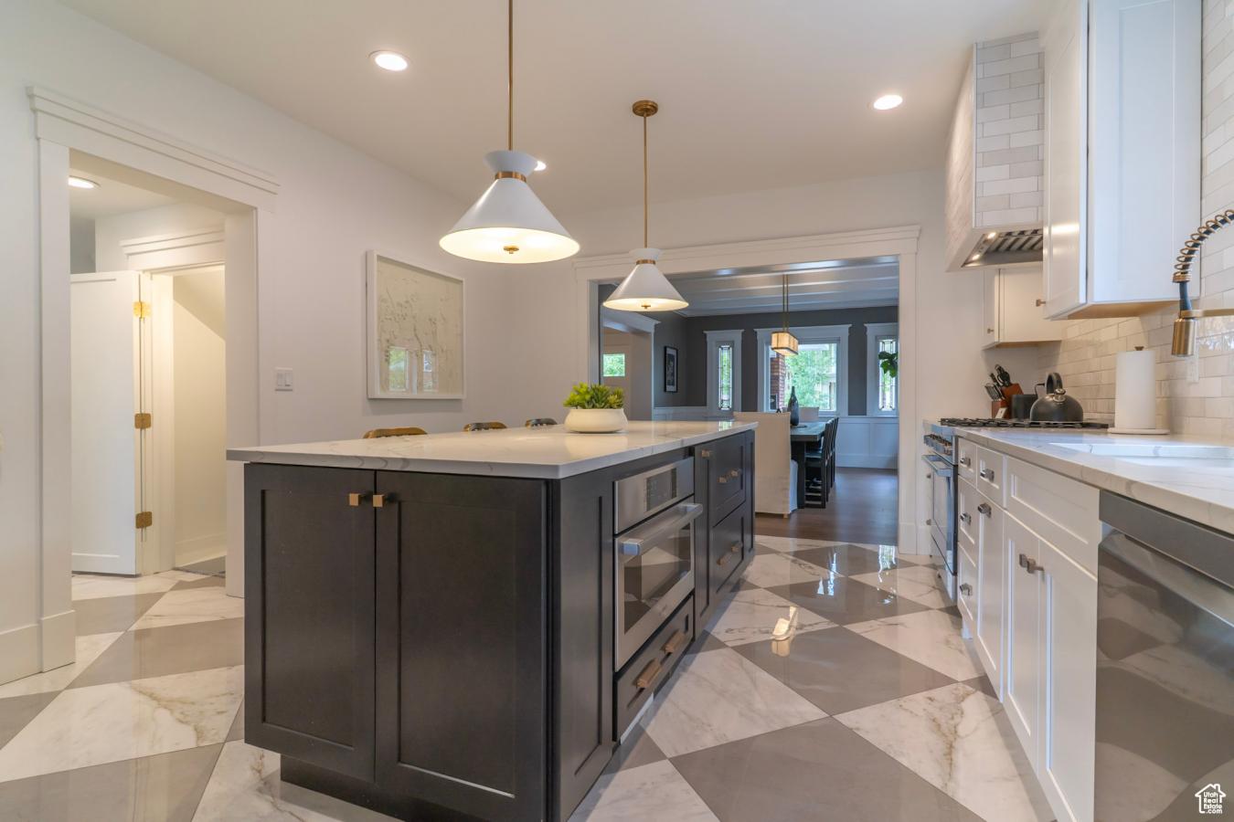 Salt Lake City, Utah, 84103, United States, 6 Bedrooms Bedrooms, ,5 BathroomsBathrooms,Residential,For Sale,1919245